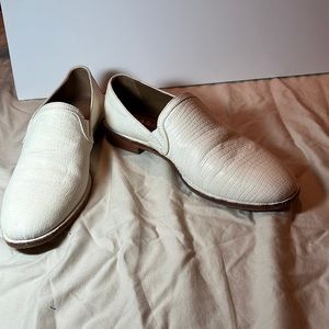 Off white leather loafer